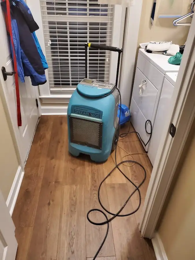 Commercial dehumidifier deployed for Crawl Space Restoration in Mound